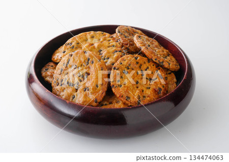 Sesame rice cracker Sesame rice cracker 134474063