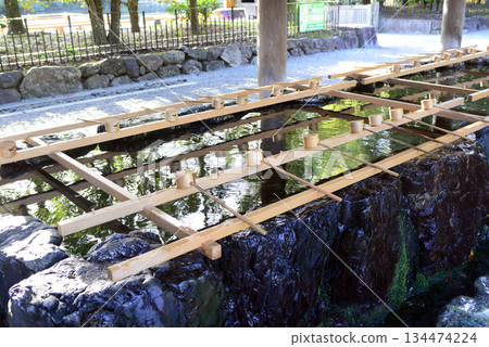伊勢神宮一號神社的淨水池(Chozuya) 伊勢神宮一號神社的淨水池(Chozuya) 134474224