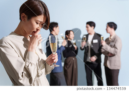 A woman in her 30s who fails at a matchmaking party A woman in her 30s who fails at a matchmaking party 134474539