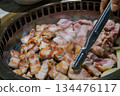 Enjoy delicious authentic Korean samgyeopsal 134476117