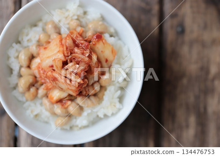 Rice topped with large natto and kimchi Natto kimchi rice 134476753