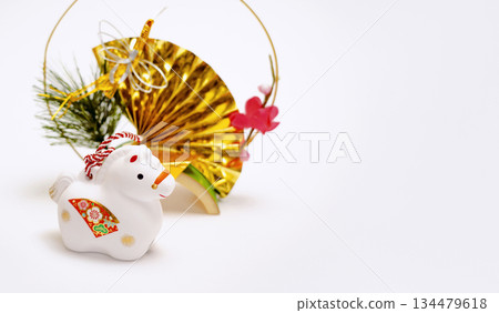 新年素材。生肖屬馬。馬年。 新年素材。生肖屬馬。馬年。 134479618