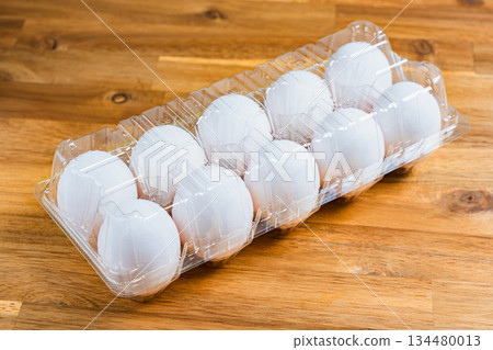 Fresh chicken eggs in a pack Fresh chicken eggs in a pack 134480013