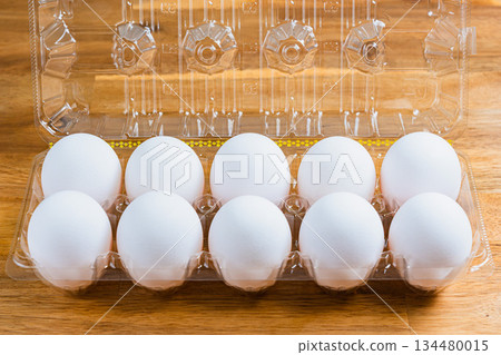 Fresh chicken eggs in a pack Fresh chicken eggs in a pack 134480015