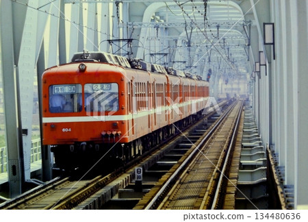 京急，第二代 600 系列，604-601 + 612-609，特快，六鄉土手至京濱川崎，1982 年 6 月 21 日 134480636
