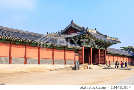 韓國皇宮的秋景 134481964