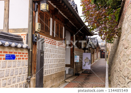 北村韓屋村的景色，有許多陡峭的山坡 134485549