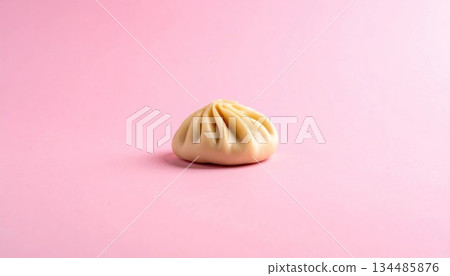 粉紅色背景上的中國點心小籠包（生成式人工智慧） 134485876