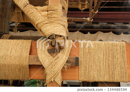 Rope entanglement of the Hoka-hoko float Rope entanglement of the Hoka-hoko float 134486594