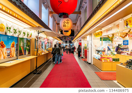 [Kanagawa Prefecture] Aiza Kamakura, a commercial facility located along Komachi-dori Street in Kamakura 134486975
