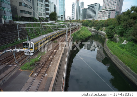 從御茶水橋出發 134488355