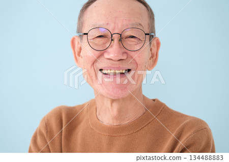 高級男性肖像 134488883