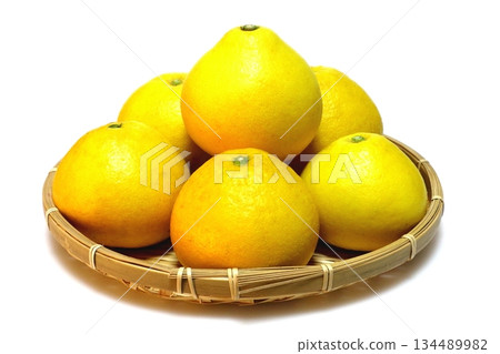 Pearl citrus (Tosa Buntan) Pearl citrus (Tosa Buntan) 134489982