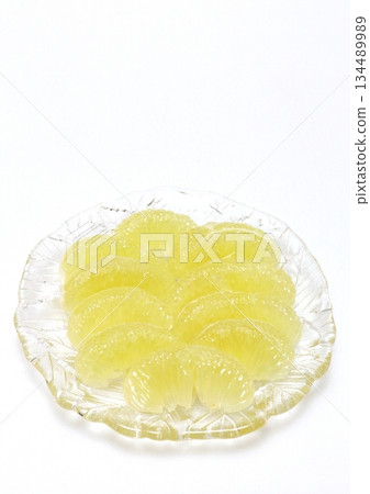 Pearl citrus (Tosa Buntan, vertical composition) 134489989