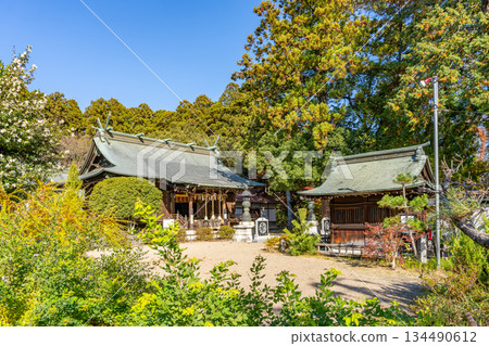 青葉神社參拜殿：現代神社正面圖 134490612