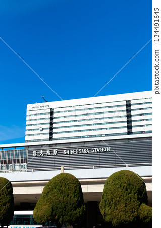 Shin-Osaka Station under the blue sky (Yodogawa Ward, Osaka City, Osaka Prefecture) Shin-Osaka Station under the blue sky (Yodogawa Ward, Osaka City, Osaka Prefecture) 134491845