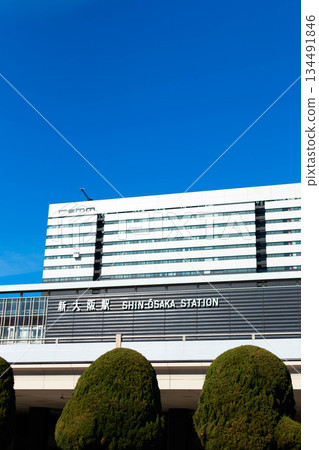 藍天下的新大阪站(大阪府大阪市淀川區) 藍天下的新大阪站(大阪府大阪市淀川區) 134491846