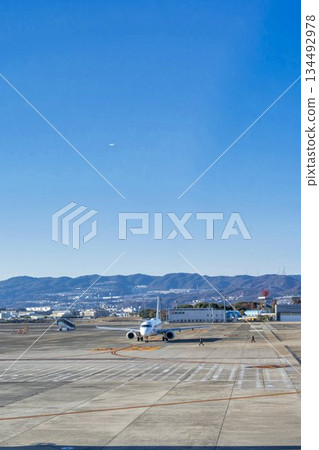 大阪機場（伊丹機場）－停放的飛機，大阪府豐中市 134492978
