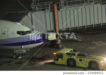 一架飛機 134494451