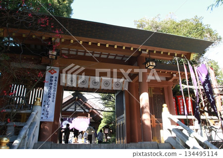 位於東京都千代田區的東京大神宮新門 位於東京都千代田區的東京大神宮新門 134495114