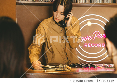 young male DJ 134495446