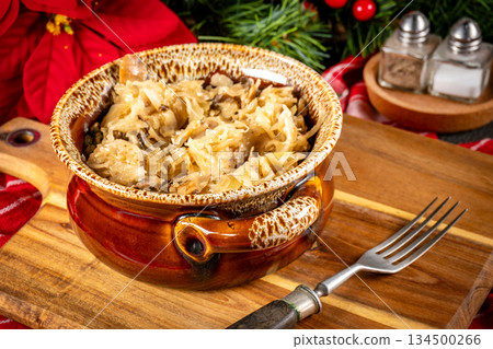 Lenten sauerkraut with mushrooms. 134500266