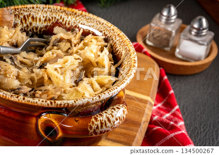 Lenten sauerkraut with mushrooms. 134500267