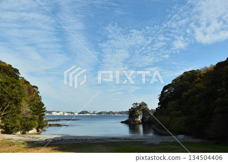 梅根羅克,奧納烏拉 梅根羅克,奧納烏拉 134504406