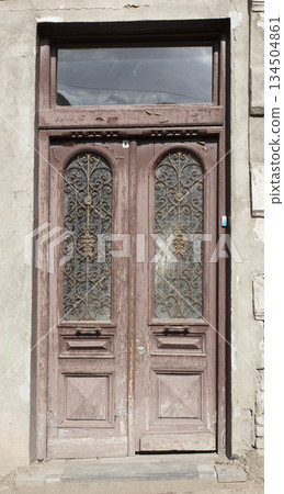 medieval door, old door 134504861