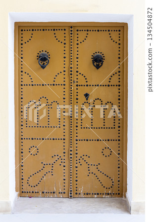 medieval door, old door medieval door, old door 134504872