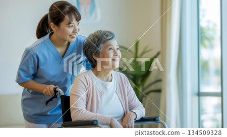 微笑的女性護理人員 生成式人工智慧 134509328