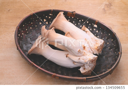 A large king oyster mushroom as an ingredient. It's huge. A large king oyster mushroom as an ingredient. It's huge. 134509655