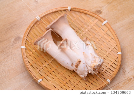 A large king oyster mushroom as an ingredient. It's huge. A large king oyster mushroom as an ingredient. It's huge. 134509663