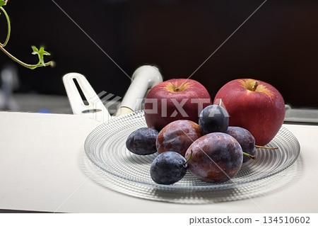 Fresh fruit platter 134510602