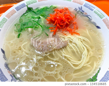 Hakata Ramen, the representative of Hakata's B-class gourmet 134510685