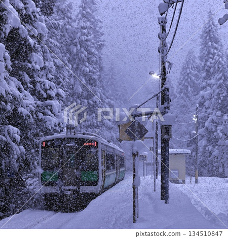 只見線（會津三沼站）暴風雪 134510847