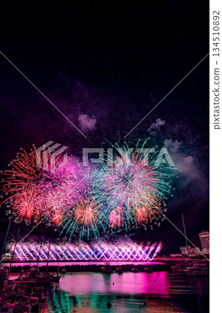 (Shizuoka Prefecture) Night view of Atami $ 1 million and sea fireworks (Shizuoka Prefecture) Night view of Atami $ 1 million and sea fireworks 134510892