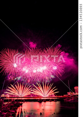 (Shizuoka Prefecture) Night view of Atami $ 1 million and sea fireworks 134510893