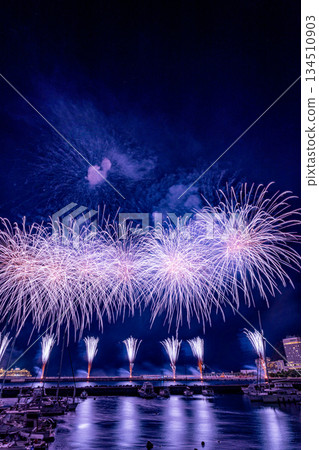 (Shizuoka Prefecture) Night view of Atami $ 1 million and sea fireworks (Shizuoka Prefecture) Night view of Atami $ 1 million and sea fireworks 134510903