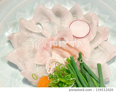 Sashimi of luxury fish, grouper (ara) Sashimi of luxury fish, grouper (ara) 134511020