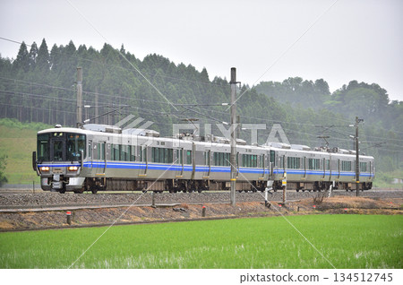 北陸本線、牛谷大聖寺、JR西日本、521系、G15編組（敦賀） 134512745