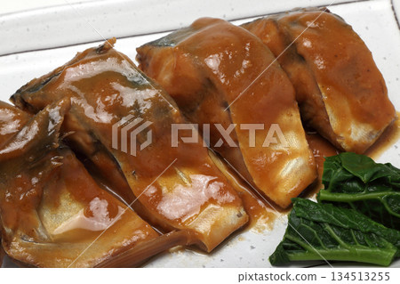 Simmered mackerel with mackerel 134513255