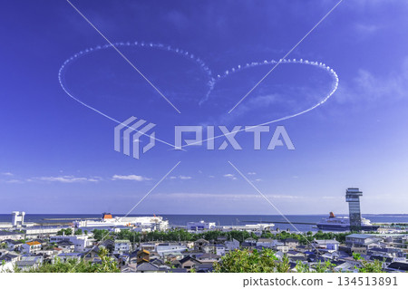 大洗天空中畫著一顆巨大的心形 134513891