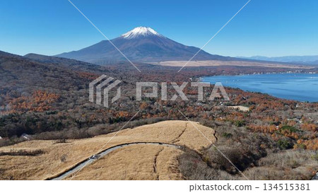 Japan's most beautiful scenery: Mt. Fuji and autumn leaves in autumn | Mikuni Pass Observatory in Yamanashi | Aerial photography Japan's most beautiful scenery: Mt. Fuji and autumn leaves in autumn | Mikuni Pass Observatory in Yamanashi | Aerial photography 134515381