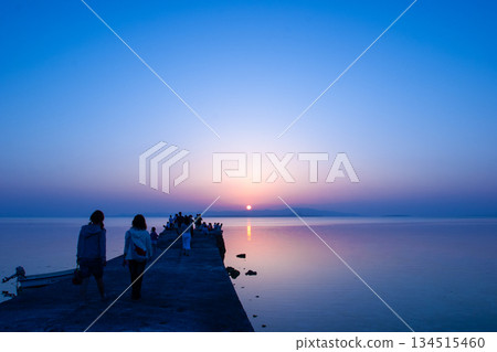 竹富島西碼頭的日落 竹富島西碼頭的日落 134515460