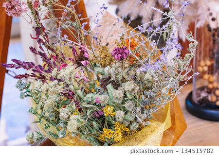 整潔漂亮的干花裝飾 134515782