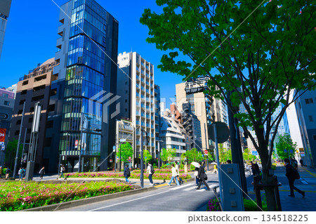 【東京】五月清晨，新橋站附近 134518225