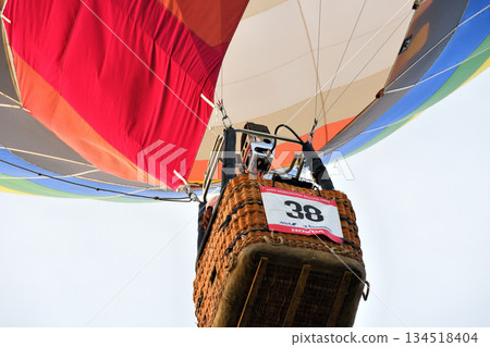 Hot air balloon · balloon Hot air balloon · balloon 134518404