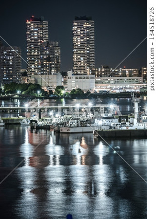橫濱大棧橋碼頭城市夜景 134518726