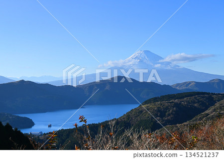 秋季從大觀山展望台眺望富士山和蘆之湖 134521237